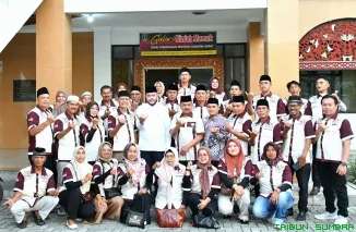 Wali Kota Padang Fadly Amran menghadiri forum silaturahmi dan diskusi bersama Ormas Warga Padang Cinta Damai (WPCD) di Gedung LKAAM Sumatera Barat, Minggu (1/3/2026). (Foto: Ist)