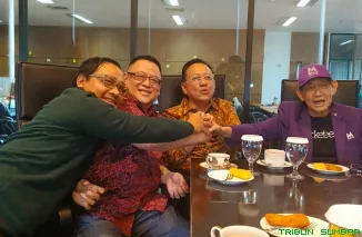 Senator Irman Gusman meninjau inisiatif pembangunan gudang pangan di Kepulauan Mentawai sebagai upaya memperkuat ketahanan pangan dan pengelolaan sumber daya alam berbasis konstitusi. (Foto: Ist)