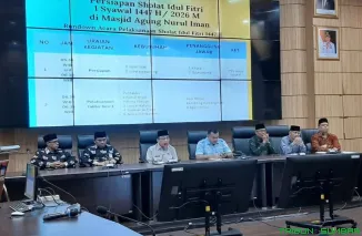 Wakil Wali Kota Padang Maigus Nasir saat memimpin rapat persiapan takbiran dan salat Idul Fitri 1447 H di Balai Kota Padang, Kamis (12/3/2026). (Foto: Ist)