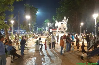 Masyarakat ramai mengunjungi Taman Rimbo Kaluang, Senin 23 Maret 2026. (Foto: Diskominfotik Padang)