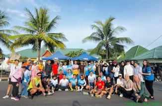 Ratusan peserta mengikuti kegiatan BRImo Car Free Run Easy Run 5K yang digelar komunitas BRI Runners Padang di kawasan Car Free Day (CFD) Padang, Minggu (26/4/2026). (Foto: Ist)