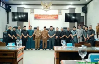 Suasana Sidang Paripurna DPRD Solok Selatan saat pengesahan dua Perda strategis terkait pendidikan Al-Qur'an dan pengelolaan barang milik daerah. (Foto: Ist)