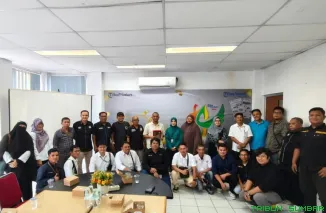 Rombongan Forum Wartawan Parlemen Sumatera Barat (FWP-SB) saat melakukan kunjungan studi tiru ke Kantor Redaksi Tribun Pekanbaru, Kamis (23/4/2026). (Foto: Ist)