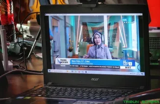 Wakil Ketua Komisi Informasi Sumbar Mona Sisca mendorong keterbukaan informasi publik terkait MBG. (Foto: Ist)