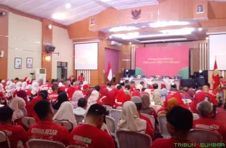 Suasana Musyawarah Besar (Mubes) IKA FHUA 2026 di Padang. (Foto: Ist)