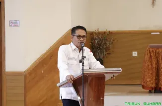 Evi Yandri Rajo Budiman saat menyampaikan sosialisasi Pajak Air Permukaan di Solok Selatan, Rabu (1/4/2026). (Foto: Ist)