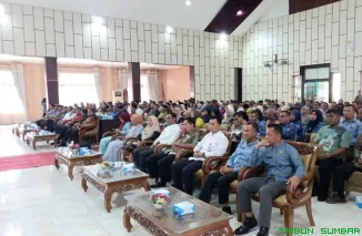 Bupati Solok Selatan Khairunas membuka launching dan sosialisasi Pilwana Serentak 2026 di Aula Sarantau Sasurambi. (Foto: Ist)