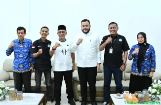 Wali Kota Padang Fadly Amran menerima audiensi IPWL Yayasan Karunia Insani terkait program rehabilitasi penyalahguna narkoba. (Foto: Ist)