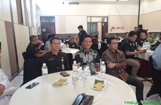 Plt Kadis Kominfo Kota Padang Syafriadi menghadiri pelantikan pengurus Jaringan Pemred Sumbar (JPS) periode 2025--2028 di Padang, Kamis (2/4/2026). (Foto: Ist)