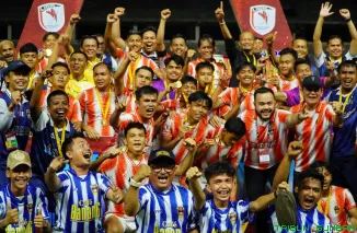 Pemain PSP Padang merayakan kemenangan usai menaklukkan PSPP Padang Panjang dengan skor 3-2 dalam laga final Liga 4 Sumatera Barat di Stadion Utama Sumbar, Kamis (2/4/2026). (Foto: Ist)