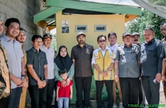 Anggota DPR RI Zigo Rolanda meresmikan fasilitas SANIMAS di Solok Selatan, Selasa (28/4/2026). (Foto: Ist)