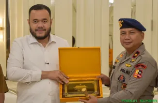 Wali Kota Padang Fadly Amran menerima kunjungan Danpas I Korbrimob Polri Brigjen Pol. Anang Sumpena di Rumah Dinas Wali Kota Padang. (Foto: Ist)