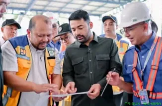 Anggota DPR RI Zigo Rolanda meninjau proyek pengembangan SPAM Taban III di Palukahan, Senin (27/4/2026). (Foto: Ist)