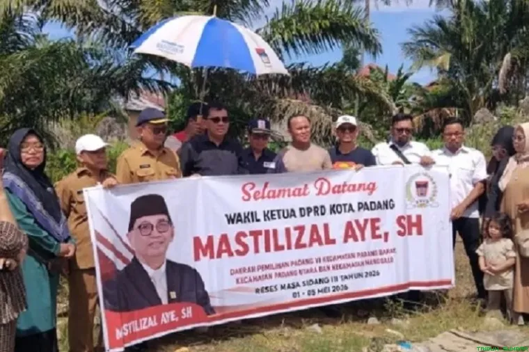 Anggota DPRD Padang saat menggelar reses Masa Sidang III Tahun 2026 di sejumlah wilayah Kota Padang untuk menyerap aspirasi masyarakat. (Foto: Ist)