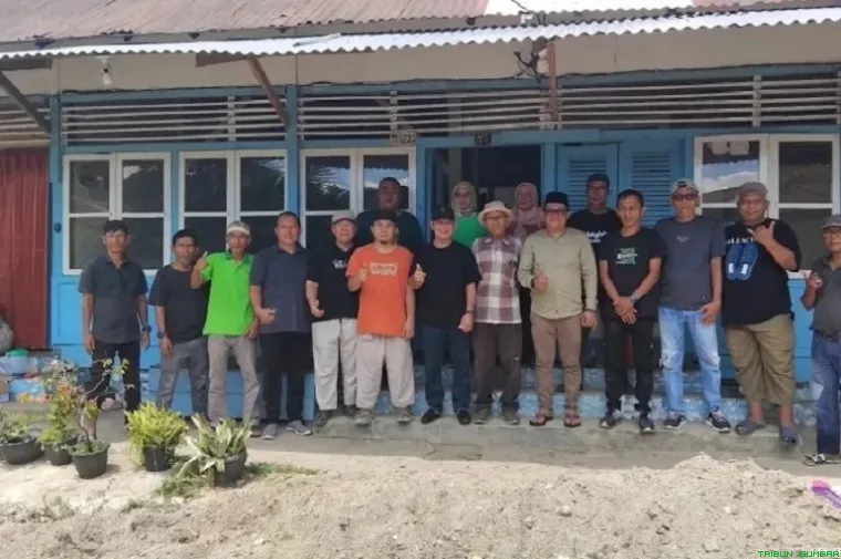 Anggota DPRD Padang saat menggelar reses Masa Sidang III Tahun 2026 di sejumlah wilayah Kota Padang untuk menyerap aspirasi masyarakat. (Foto: Ist)