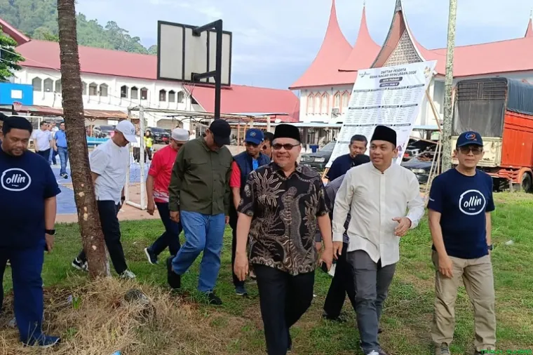 Ketua DPRD Sumbar, Muhidi, menghadiri penyembelihan hewan kurban milik Bank Nagari yang dilaksanakan di cabang Pegambiran, Padang, Kamis (28/5/2026). (Foto: Ist)