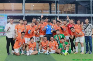 Tim Bank Nagari  disaat sesi latihan persiapan menghadapi Turnamen Minisoccer JPS Cup 2026 di Padang, Jumat (22/5/2026).  (Foto: Ist)