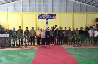 Bupati Solok Selatan, H. Khairunas, meresmikan GOR Pintu Kayu di Nagari Pakan Rabaa Timur, Kecamatan Koto Parik Gadang Diateh, Sabtu malam (23/5/2026). (Foto: Ist)