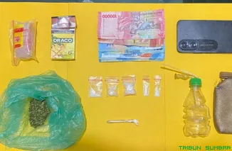 Barang bukti narkotika jenis sabu dan ganja yang berhasil diamankan dari seorang pria berinisial ZAM di Jorong Bolai Sungai Durian, Nagari Bomas, Kecamatan Sungai Pagu, Minggu (24/5/2026) malam. (Foto: Ist)
