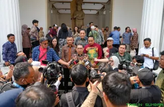 Menteri Kebudayaan, Prof. (Hon) Dr. Fadli Zon, memberikan keterangan pada media pada peringatan Hari Museum Internasional 2026 di Museum Nasional Indonesia, Jakarta, Senin (18/5/2026). (Foto: Ist)