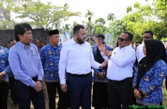 Wali Kota Padang, Fadly Amran, meninjau langsung kondisi fasilitas produksi di Sentra Pengolahan Perikanan (SPP) Pasia Nan Tigo, Kecamatan Koto Tangah, Rabu (20/5/2026). (Foto Ist)