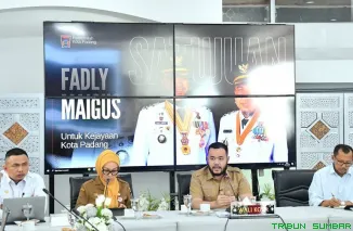 Suasana rapat koordinasi HJK Padang ke-357 yang dipimpin Wali Kota Fadly Amran di Gedung Putih. (Foto: Ist)