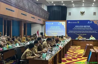 Kepala Bagian Perekonomian dan PSDA Setdako Padang, Indra Noveri Meeting TPID Provinsi Sumbar di Aula Anggun Nan Tongga, Kantor Perwakilan Bank Indonesia, Padang, Selasa (12/5/2026). (Foto: Ist)