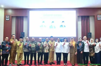Wakil Wali Kota Padang, Maigus Nasir, mengikuti Kuliah Umum bersama Wakil Menteri Kesehatan RI, Benjamin Paulus Octavianus, di Aula Prof. dr. M. Syaaf Fakultas Kedokteran Universitas Andalas, Padang, Selasa (12/5/2026). (Foto: Ist)
