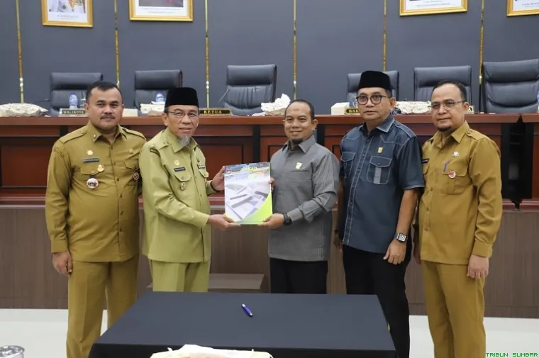 Rapat Paripurna membahas pertanggungjawaban APBD 2025 dan perubahan APBD 2026 serta rancangan peraturan daerah baru. (Foto: Ist)