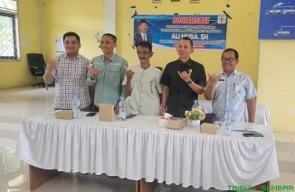 Anggota DPRD Sumbar, Ali Muda, SH, saat memberikan penjelasan mengenai Peraturan Daerah Provinsi Sumatera Barat Nomor 3 Tahun 2023, Nagari Padang Canduh, Kecamatan Kinali, Kabupaten Pasaman Barat, Minggu (14/6/2026). (Foto: Ist)