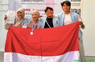 Empat penerima beasiswa M Scholarship berhasil meraih Medali Perak pada ajang Shanghai Innovation Challenge 2026 di Tiongkok, (13/6/2026). (Foto: Ist)
