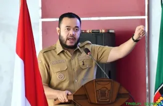 Wali Kota Padang, Fadly Amran, memberikan arahan saat Rapat Persiapan Penilaian Kabupaten/Kota Sehat (KKS) Tahun 2027 di Aula Bagindo Aziz Chan, Balai Kota Padang, Aie Pacah, Selasa (2/6/2026). (Foto: Ist)
