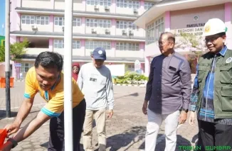 FEB UNP Tanam 75 Pohon, Wujud Nyata Kepedulian Sivitas terhadap Lingkungan