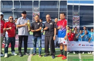 Ketua Jaringan Pemimpin Redaksi Sumbar, Adrian Tuswandi, bersama Wakil Ketua Komisi VI DPR RI, Andre Rosiade, membuka turnamen sepak bola JPS Cup 2026 di Padang. (Foto: Ist)
