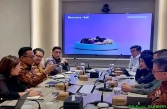 COO Danantara sekaligus Kepala BP BUMN, Dony Oskaria, menjelaskan program transformasi BUMN di Jakarta, Jumat (12/6/2026). (Foto: Ist)