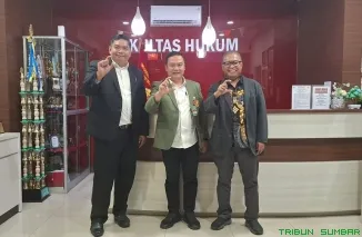 Ketua Komisi Informasi Provinsi DKI Jakarta, Harry Ara Hutabarat, dalam seminar "Keterbukaan Informasi Publik di Era Digital" yang digelar di Universitas Pembangunan Nasional (UPN) Veteran Jakarta, Senin (15/6/2026). (Foto: Ist)