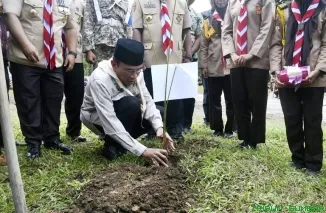Suasana kegiatan penanaman 1.000 pohon yang dilakukan oleh MAN 1 Padang di kawasan Bumi Perkemahan ABG, Lubuk Minturun, Kamis (18/6/2026). (Foto: Ist)