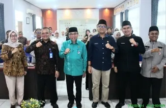 Wakil Wali Kota Padang Maigus Nasir didampingi perwakilan Kemendikdasmen dan Kepala Disdikbud Kota Padang membuka kegiatan Pendampingan Pelaksanaan SPMI LKP Tahap I. (Foto: Ist)