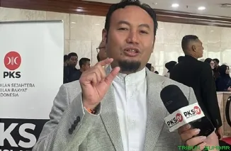 Anggota DPR RI Fraksi PKS Rahmat Saleh menyampaikan pandangannya terkait pembentukan PT Danantara Sumber Daya Indonesia (PT DSI) di Jakarta. (Foto: Ist)