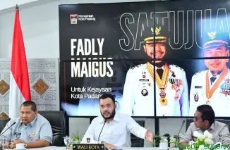 Wali Kota Padang Fadly Amran bersama jajaran Pemprov Sumbar mengikuti rapat koordinasi rekonstruksi total kawasan GOR H Agus Salim yang akan dibangun menjadi stadion berstandar AFC. (Foto: Ist)