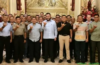 Wali Kota Padang Fadly Amran menerima kunjungan silaturahmi Dansesko TNI Marsekal Madya TNI Arif Widianto di Rumah Bagonjong Baiturrahmah Padang, Rabu (10/6/2026). (Foto: Ist)