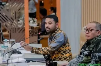Anggota Komisi V DPR RI, Zigo Rolanda, menyampaikan pandangannya dalam rapat kerja Komisi V DPR RI bersama Menteri Desa dan Pembangunan Daerah Tertinggal di Kompleks Parlemen, Senayan, Jakarta. (Foto: Ist)