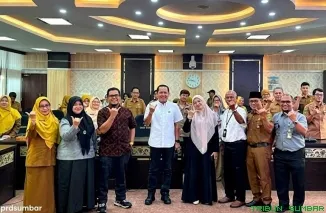 Suasana Diskusi Kelompok Terfokus penyusunan Ranperda Perlindungan dan Pengelolaan Lingkungan Hidup di Ruang Khusus II DPRD Sumbar. (Foto: Ist)