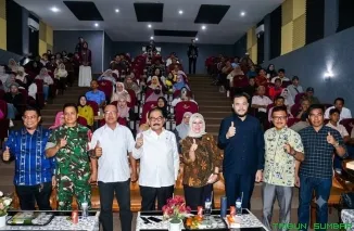 Wali Kota Padang Fadly Amran bersama Anggota Komisi XIII DPR RI Shadiq Pasadigoe saat menghadiri kegiatan diseminasi kekayaan intelektual di Asrama Haji Padang, Jumat (3/7/2026). (Foto: Ist)