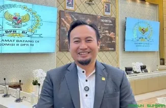 Anggota Komisi VI DPR RI, Rahmat Saleh, memberikan keterangan pers di Jakarta, Selasa (30/6/2026). (Foto: Ist)