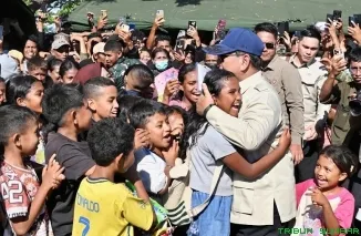 Presiden Prabowo Subianto meninjau langsung posko pengungsian di Lapangan Berdikari, Kabupaten Nagekeo, NTT, Rabu (26/8/2026). (Foto: Ist)