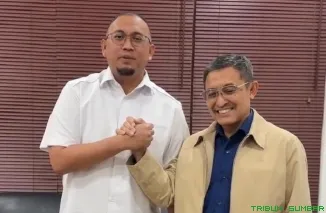 Wakil Ketua Komisi VI DPR RI Andre Rosiade dan Dirut Hutama Karya Koentjara bahas progres pembangunan Stadion Haji Agus Salim, Rabu (19/8/2026). (Foto: Ist)