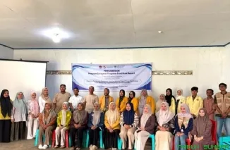 Tim D3 Statistika UNP berikan pelatihan infografis dan analitika data bagi aparatur Nagari Pinaga Aua Kuniang, Jumat (14/8/2026). (Foto: Ist)