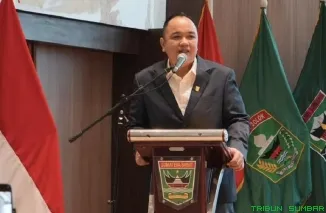 Wakil Ketua DPRD Sumatera Barat Nanda Satria meminta hakim dan jaksa mempertimbangkan konteks keterbatasan akses internet di Kepulauan Mentawai saat memeriksa perkara Yogi Gilang Arya Setia. (Foto: Ist)