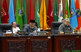 Rapat Paripurna Penyampaian Nota Pengantar Ranperda Perubahan APBD 2026 di Ruang Sidang Utama DPRD Sumbar, Jumat (4/9/2026). (Foto: Ist)